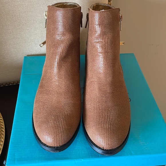 Brand new women’s Bellini boots in chestnut color. Size 7.5 - Picture 2 of 4